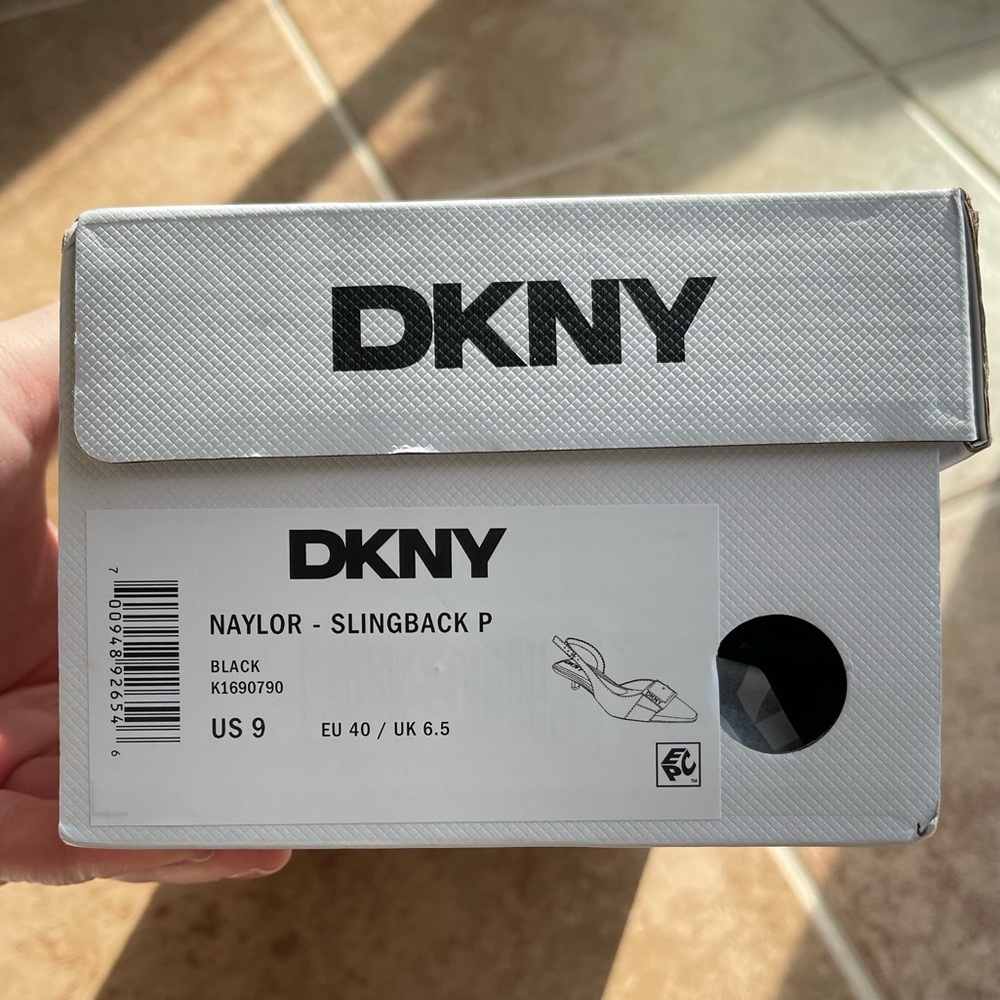 DKNY Womens Naylor Slingback Pointed Toe with Belt Detail - Picture 7 of 8